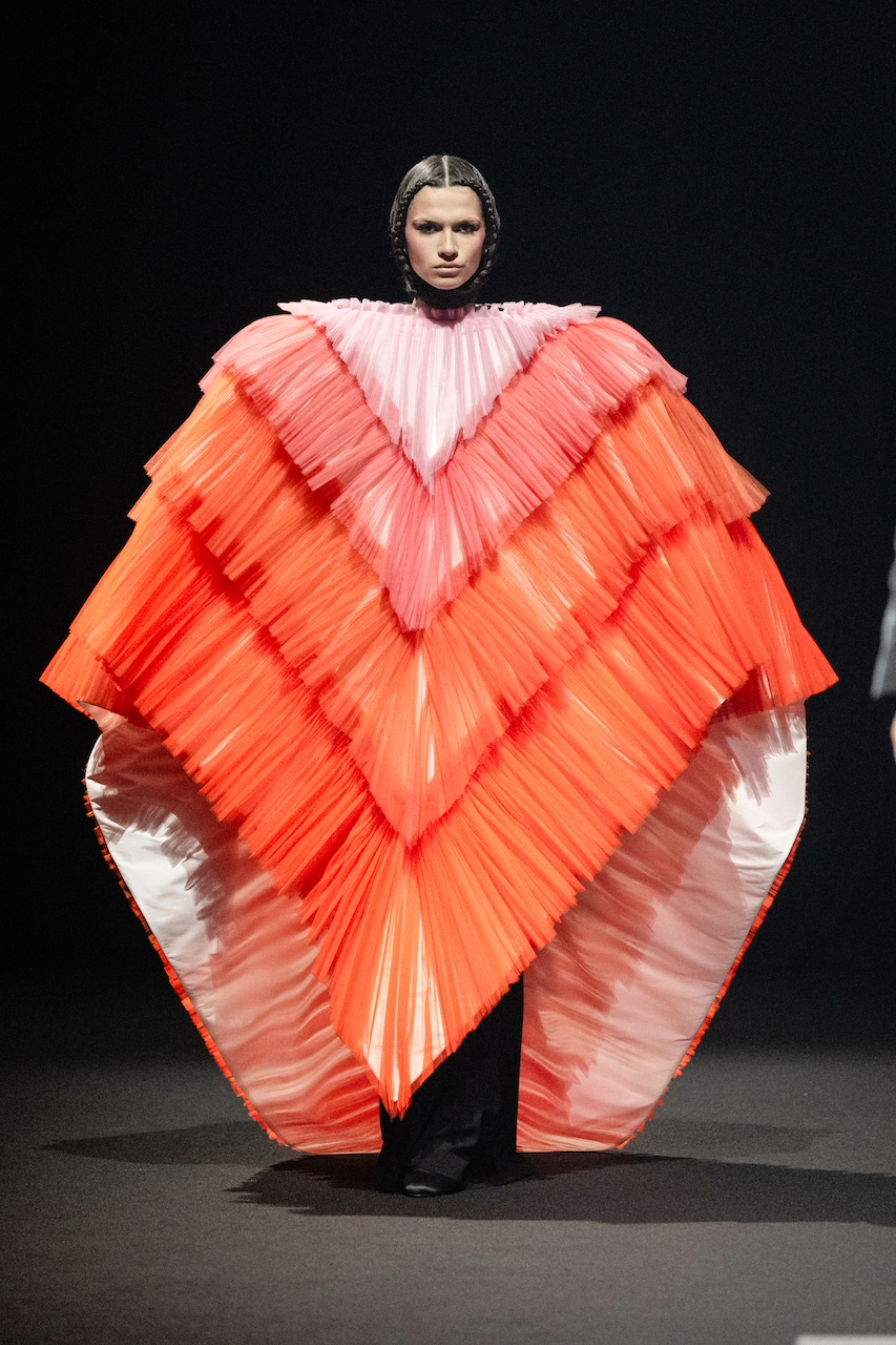 Look15_ViktorRolf_HauteCouture